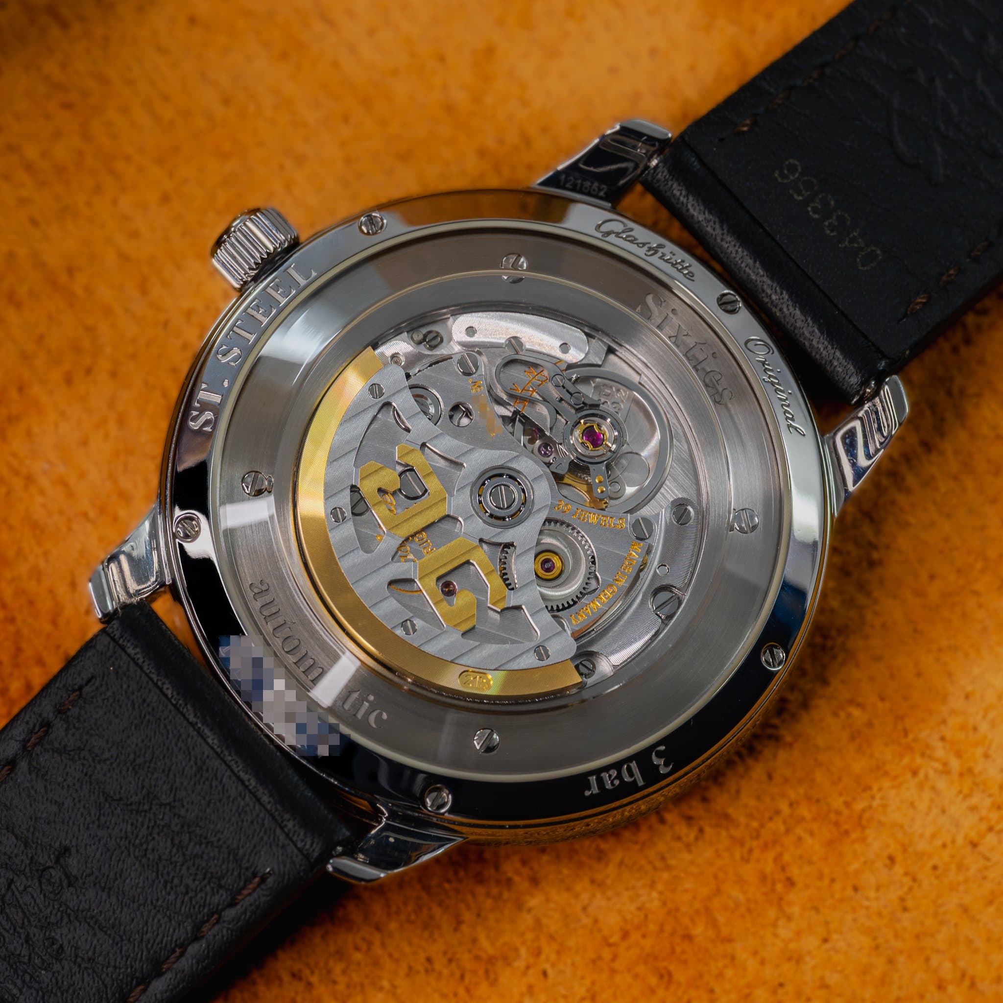 Glashütte Original Sixties Panorama Date (Ref. 2-39-47-04-02-04) — photo 15