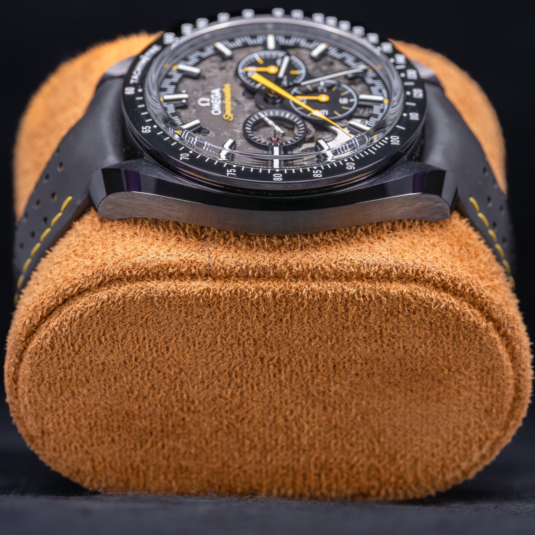 Omega Speedmaster Dark Side of the Moon Apollo 8 (Ref. 310.92.44.50.01.001) — photo 9