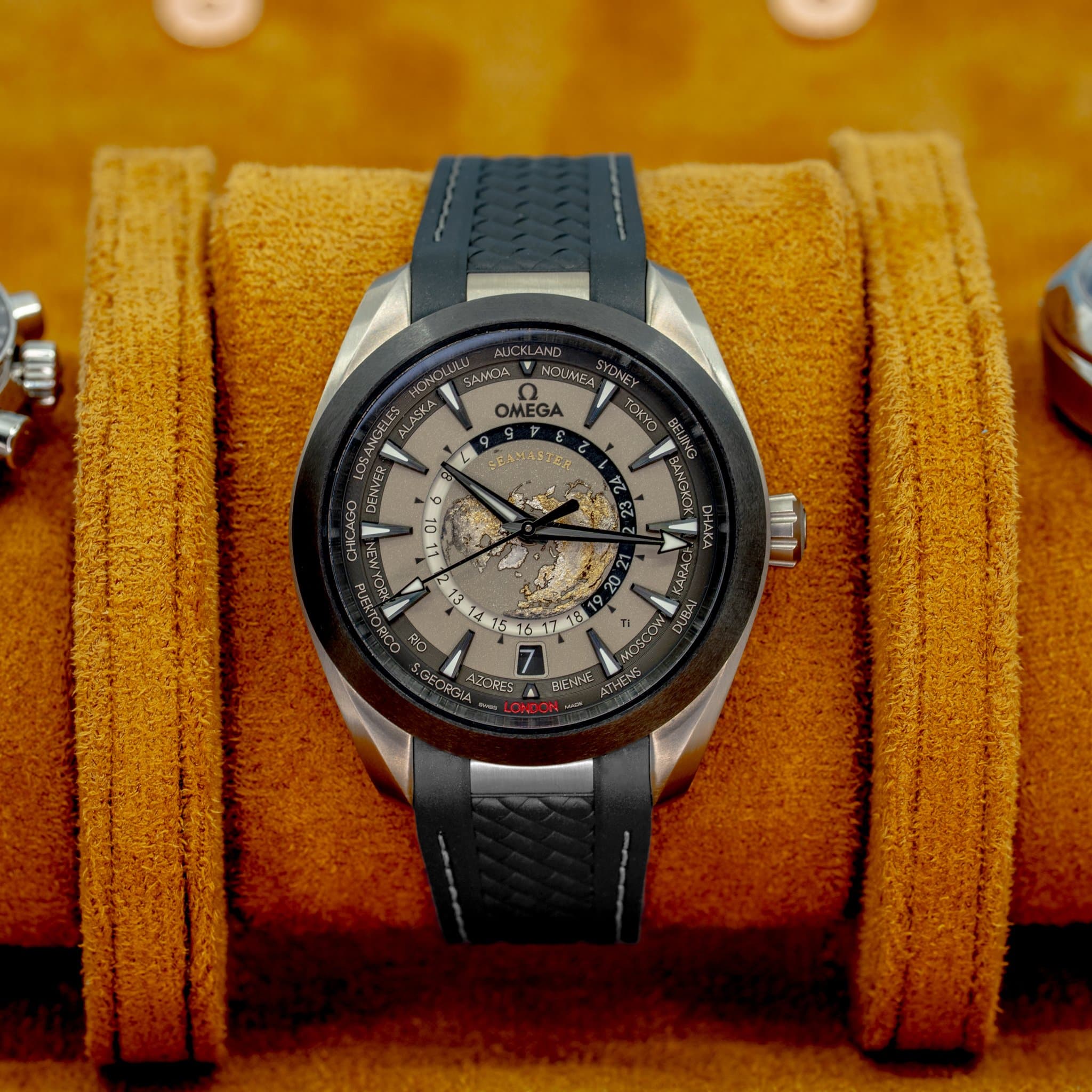Omega Seamaster Aqua Terra 150M Worldtimer Titanium (Ref. 220.92.43.22.99.001) — photo 5