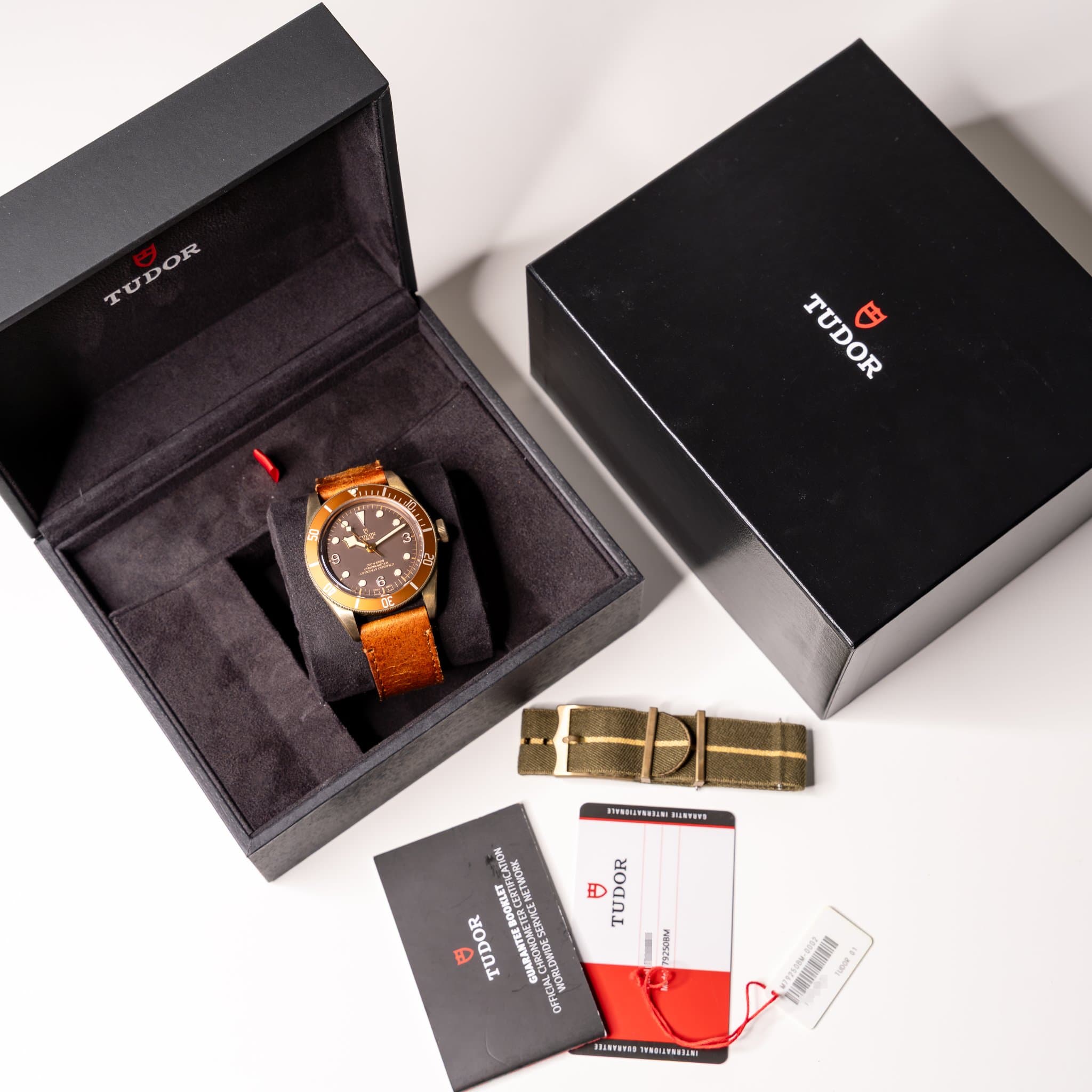 Tudor Black Bay Bronze (Ref. M79250BM-0001) — photo 3