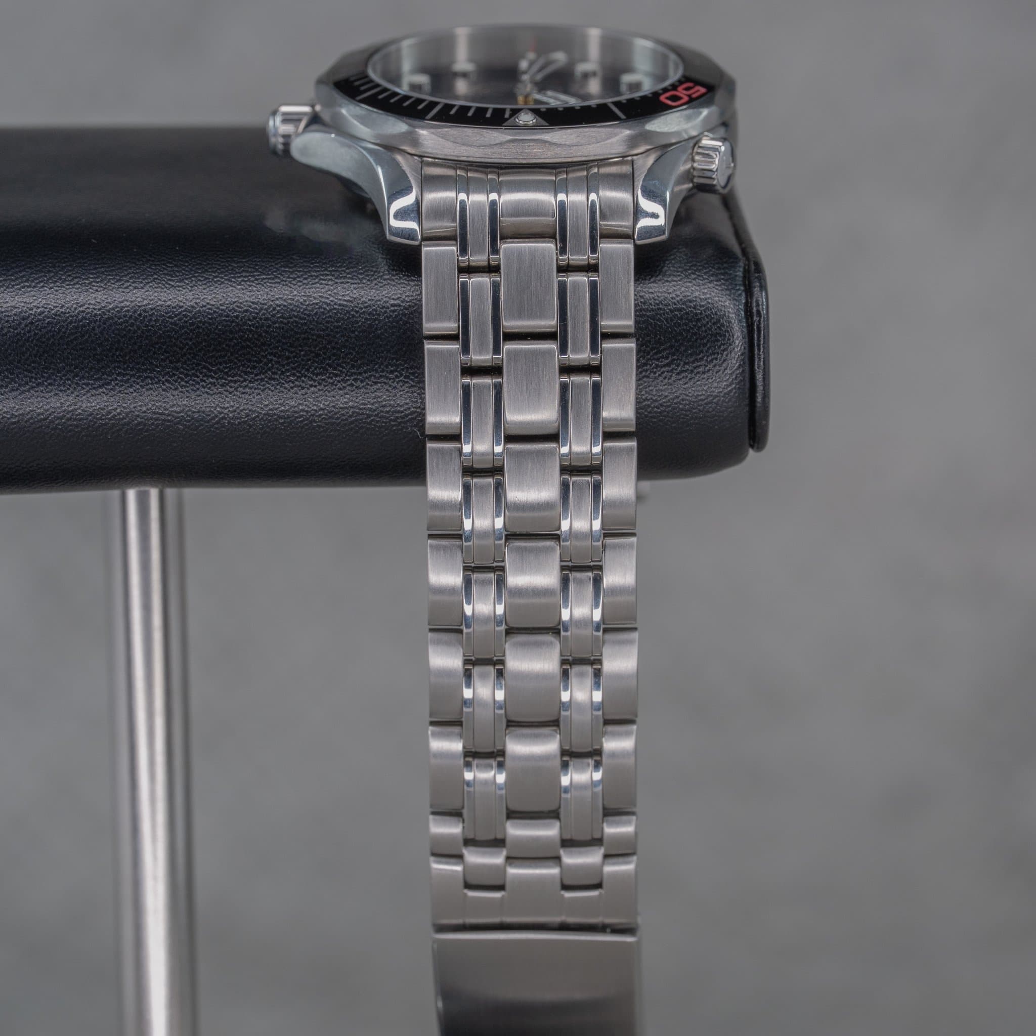 Omega Seamaster Diver 300M James Bond 50th Anniversary (Ref. 212.30.41.20.01.005) — photo 15