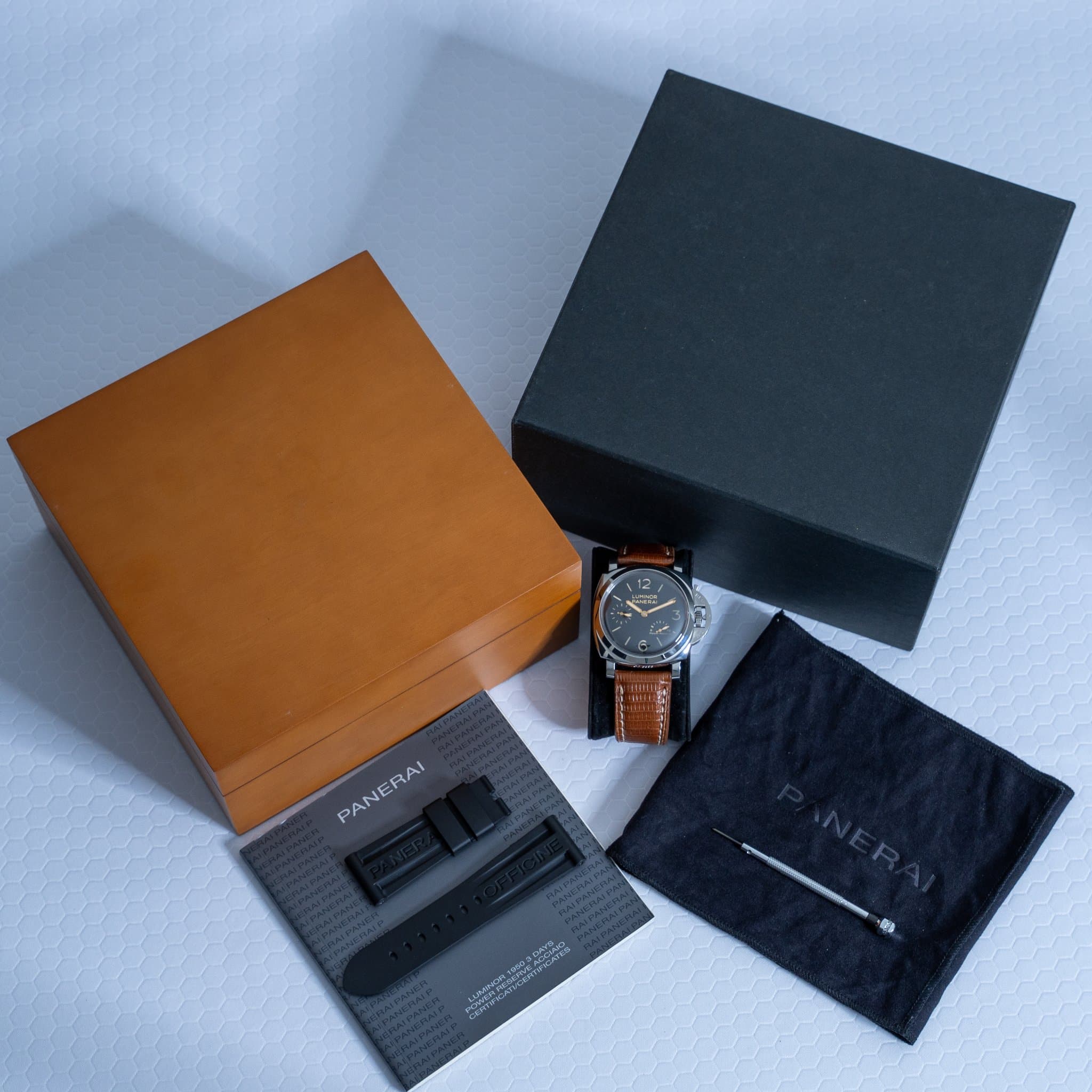Panerai Luminor 1950 (Ref. PAM00423) — photo 4